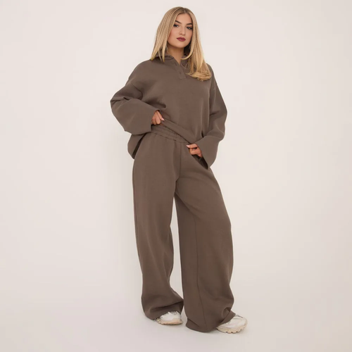 Classic brown Sweatshirt and Joggers that upgrade your everyday style