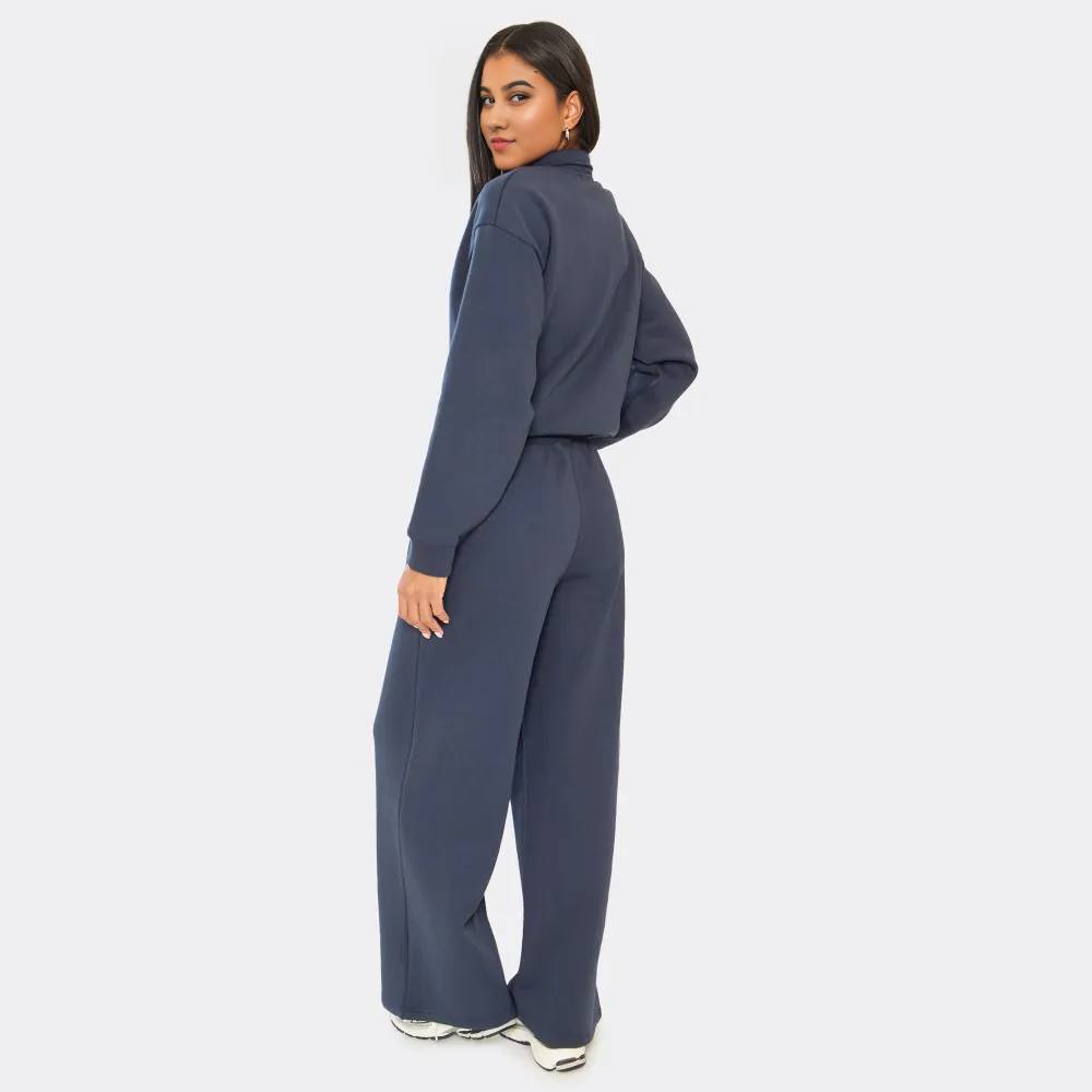 Navy Stay stylish and comfy in our ‘Min Min’ zip-up sweatshirt and wide-leg joggers