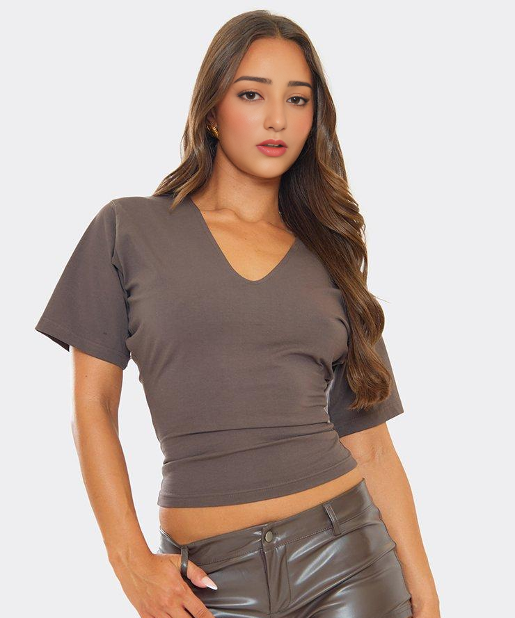 V Neck Cinched Waist Fitted T-Shirt In Brown